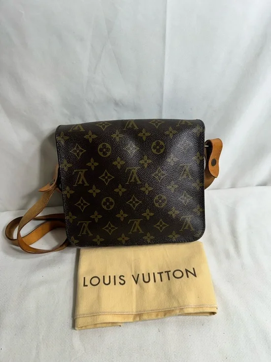 Louis Vuitton Crossbody Bag - Picture 2 of 10